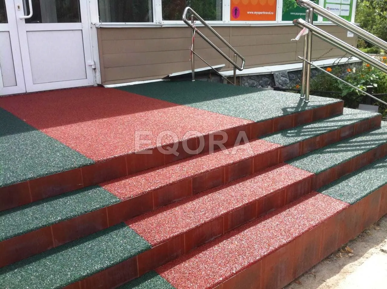 Резиновое покрытие на травмоопасные участки из резиновой крошки в Одинцово
